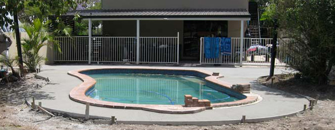 Pool surround & entertaining area